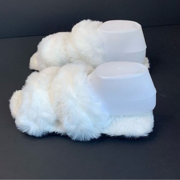 Willow Collective White Faux Fur Slippers - Picture 1 of 5